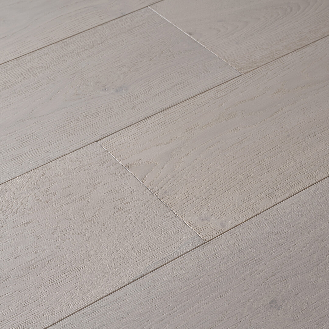 HERMITAGE: Cristal White Oak Engineered Hardwood Plank (9"X24"-84"X⅝" | Wire Brush)