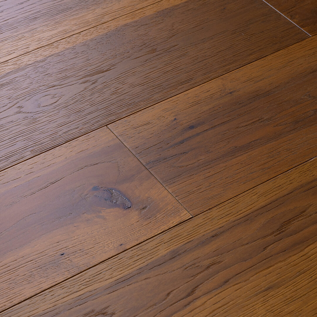 HERMITAGE: Loire Valey Hickory Engineered Hardwood Plank (7½"X24"-76"X⅝" | Wire Brush)