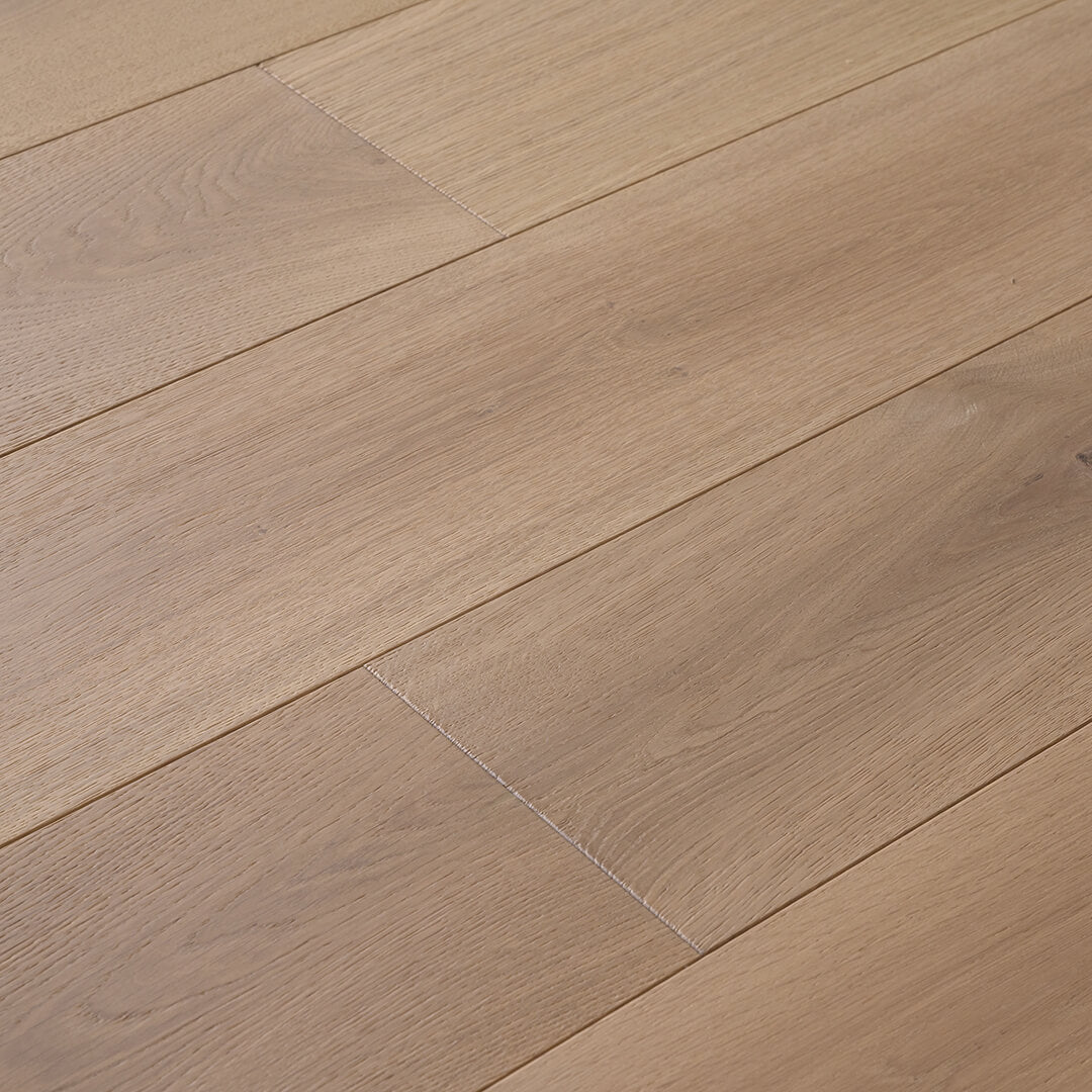 HERMITAGE: Saint Tropez White Oak Engineered Hardwood Plank (7½"X24"-76"X⅝" | Wire Brush)