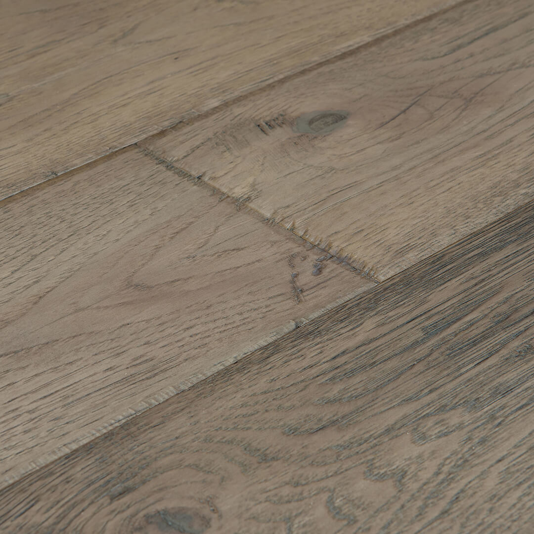 HERMITAGE: Toulouse White Oak Engineered Hardwood Plank (7½"X24"-76"X⅝" | Wire Brush)