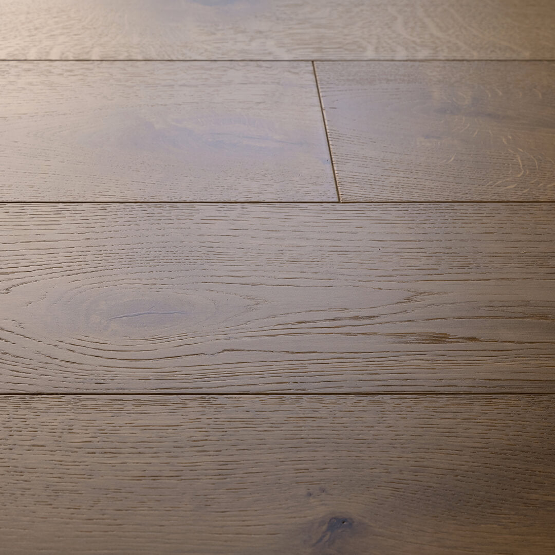 HERMITAGE: Amiens White Oak Engineered Hardwood Plank (7½"X24"-76"X⅝" | Wire Brush)