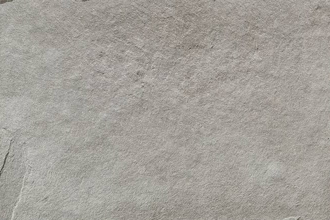 colonial grey old world flagstone artisancut paver tile field 18 by 24 by 7 8 th inch exterior applications manufactured by f and m supply distributed by surface group