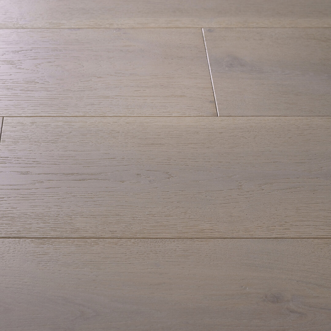 HERMITAGE: Strasbourg White Oak Engineered Hardwood Plank (9"X24"-84"X⅝" | Wire Brush)